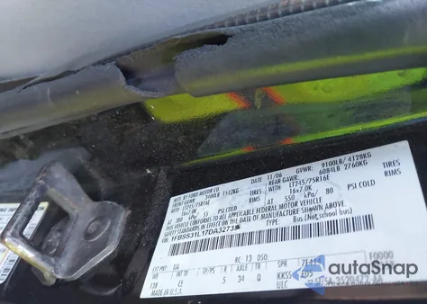 2007 Ford E-350 Super Duty Xl/Xlt z USA, uszkodzony, nr VIN 1FBSS31L17DA32735